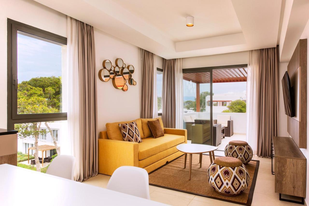 Radisson Blu Residences Al-Ḥoseyma Esterno foto