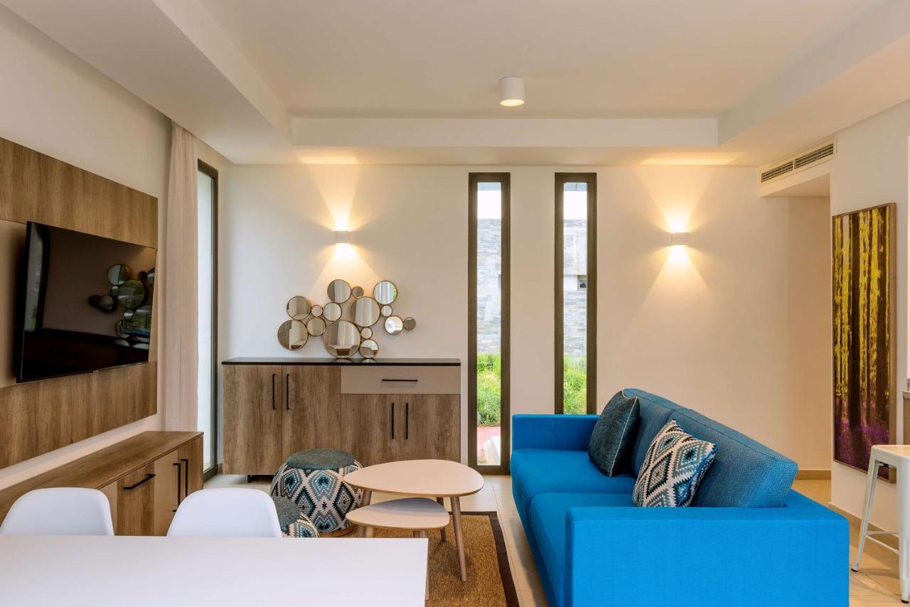 Radisson Blu Residences Al-Ḥoseyma Esterno foto