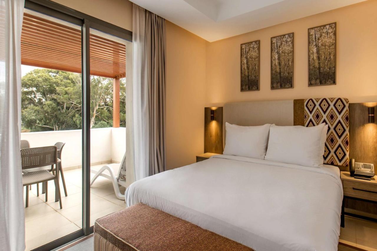 Radisson Blu Residences Al-Ḥoseyma Esterno foto
