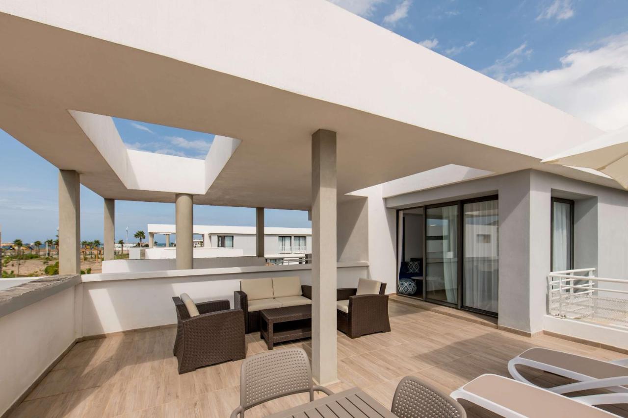 Radisson Blu Residences Al-Ḥoseyma Esterno foto