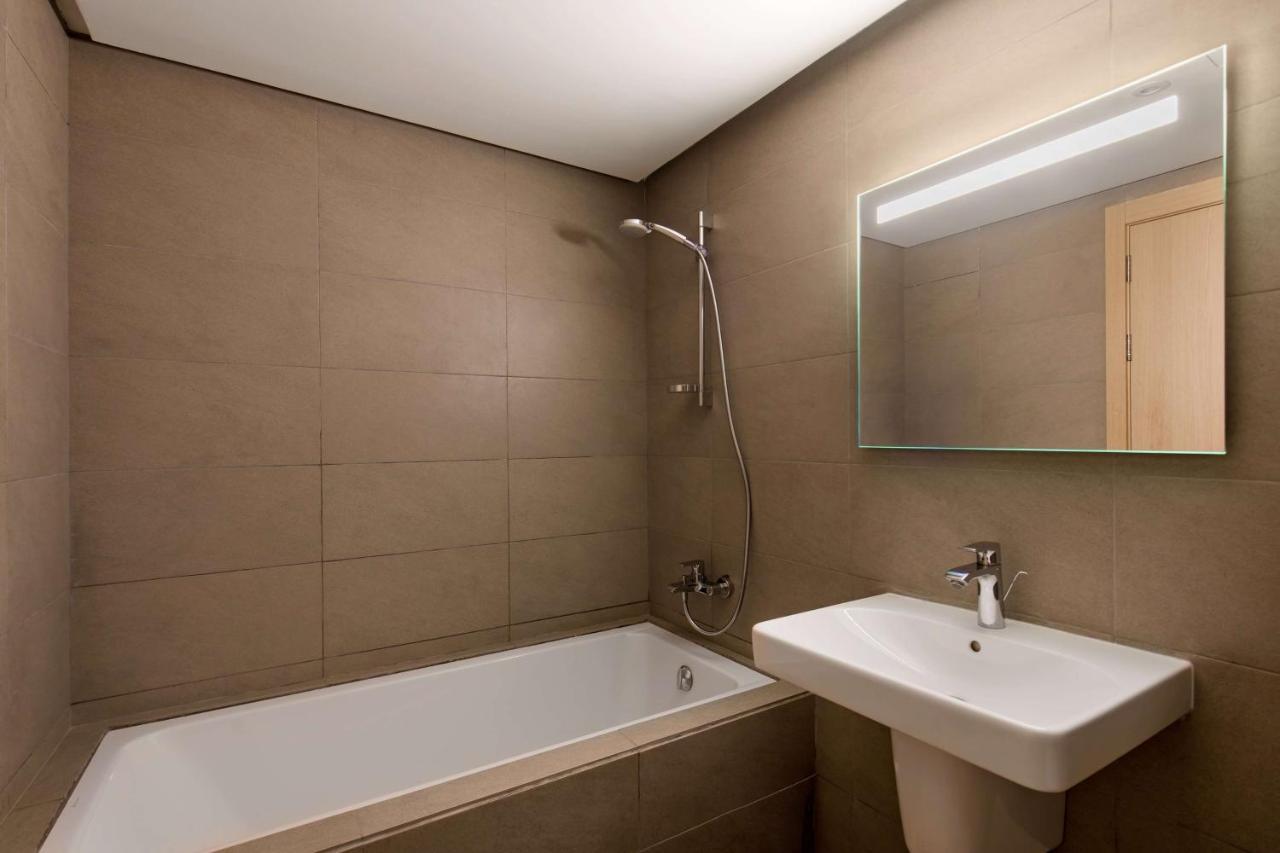 Radisson Blu Residences Al-Ḥoseyma Esterno foto